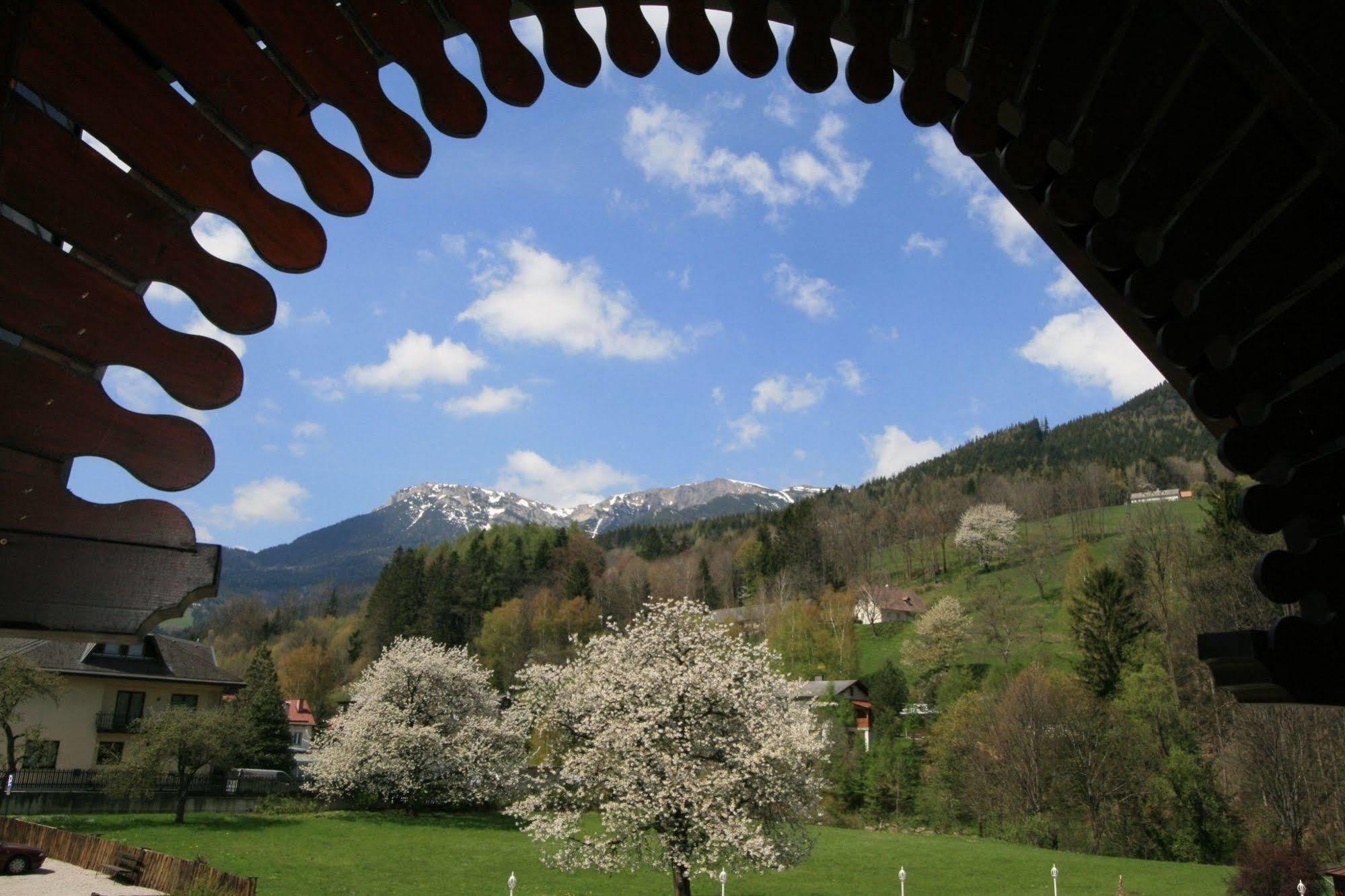 Scharfegger'S Raxalpenhof - Zuhause Am Land Hotell Reichenau Eksteriør bilde